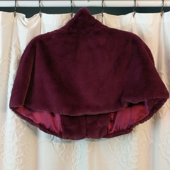 TAHARI plum colored cape - Picture 3 of 5